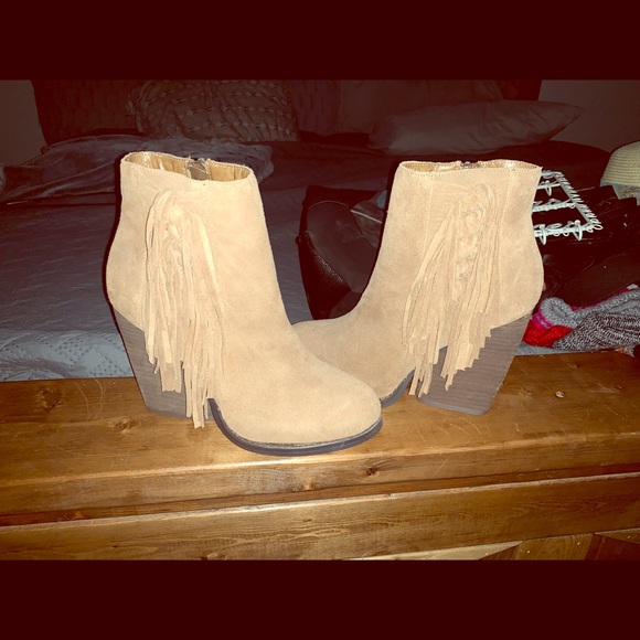 Shoes - Picture 1 of 1